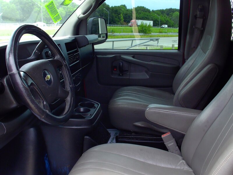2015 Chevrolet Express 3500 - Photo 11 - Pleasant Valley, MO 64068
