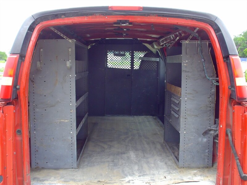 2015 Chevrolet Express 3500 - Photo 21 - Pleasant Valley, MO 64068