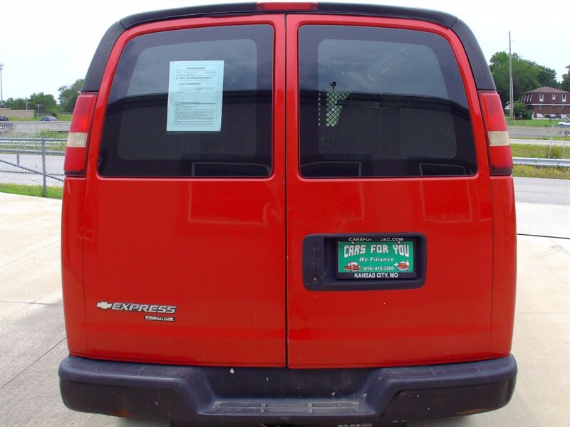 2015 Chevrolet Express 3500 - Photo 7 - Pleasant Valley, MO 64068