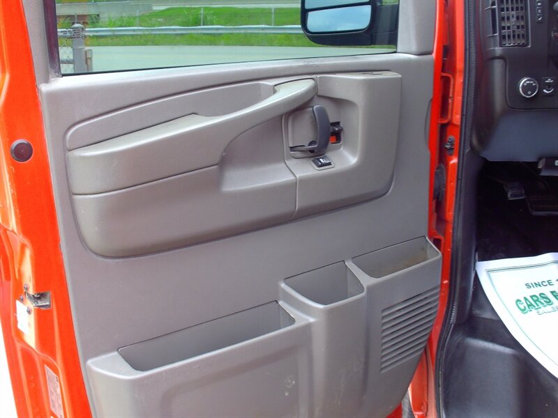 2015 Chevrolet Express 3500 - Photo 12 - Pleasant Valley, MO 64068