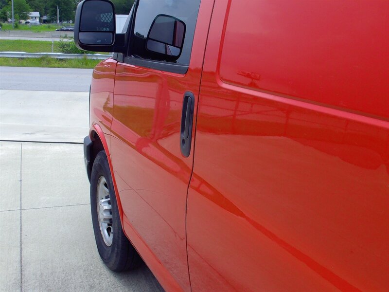 2015 Chevrolet Express 3500 - Photo 26 - Pleasant Valley, MO 64068
