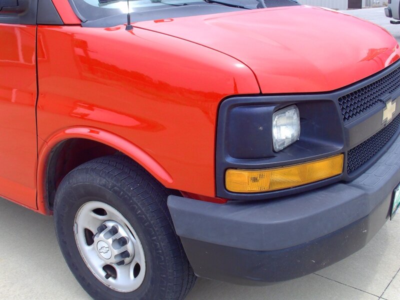 2015 Chevrolet Express 3500 - Photo 30 - Pleasant Valley, MO 64068