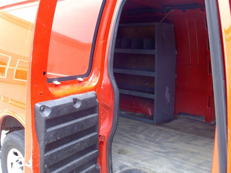2015 Chevrolet Express 3500 - Photo 18 - Pleasant Valley, MO 64068