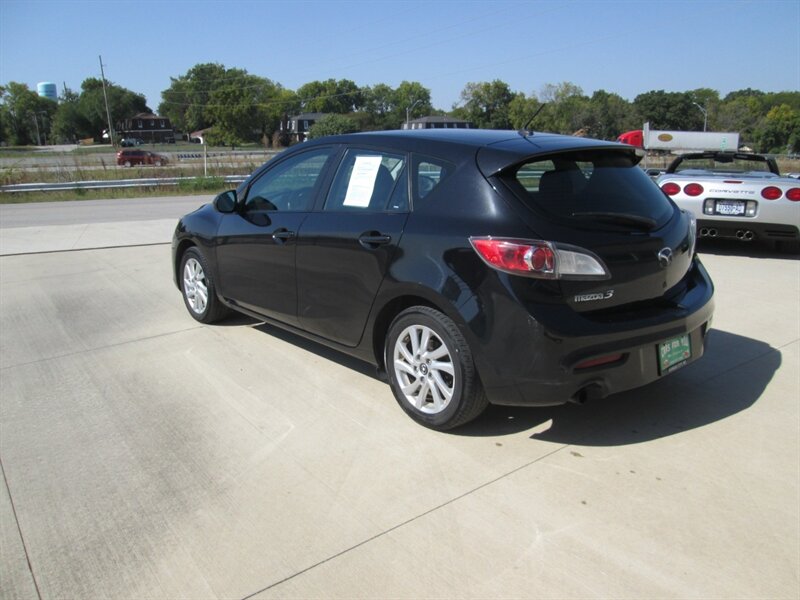 2012 Mazda Mazda3 i Touring   - Photo 7 - Pleasant Valley, MO 64068