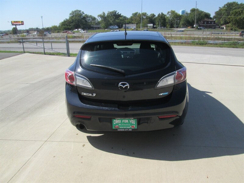 2012 Mazda Mazda3 i Touring   - Photo 6 - Pleasant Valley, MO 64068