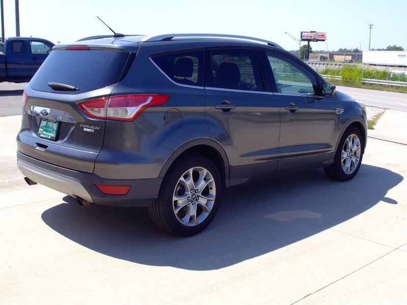 2016 Ford Escape Titanium - Photo 5 - Pleasant Valley, MO 64068