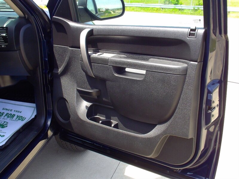 2010 Chevrolet Silverado 1500 LT   - Photo 16 - Pleasant Valley, MO 64068
