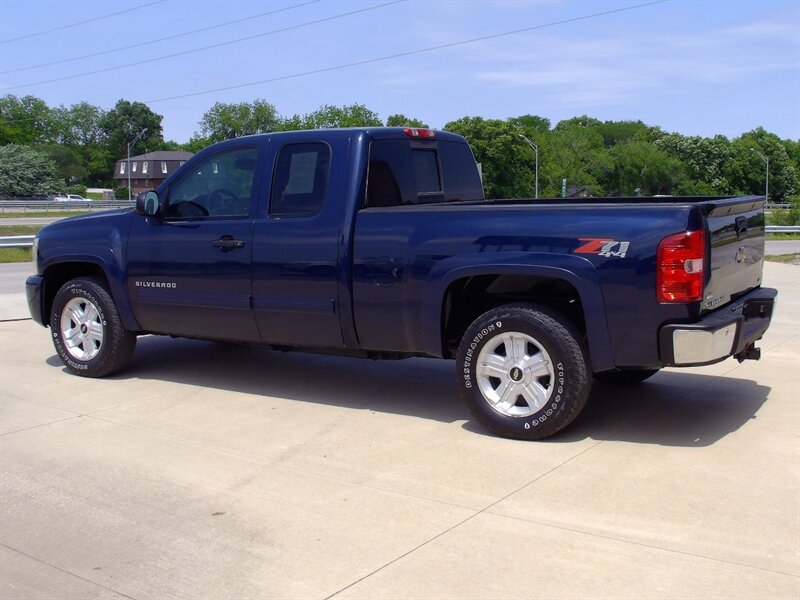 2010 Chevrolet Silverado 1500 LT   - Photo 7 - Pleasant Valley, MO 64068