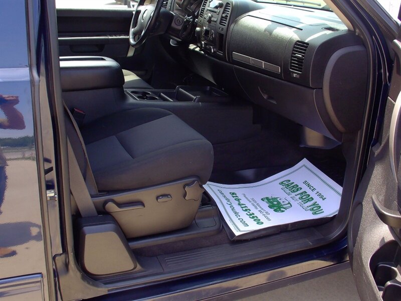2010 Chevrolet Silverado 1500 LT   - Photo 14 - Pleasant Valley, MO 64068