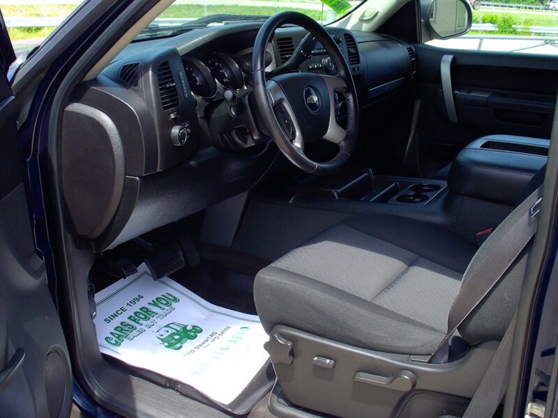 2010 Chevrolet Silverado 1500 LT   - Photo 9 - Pleasant Valley, MO 64068