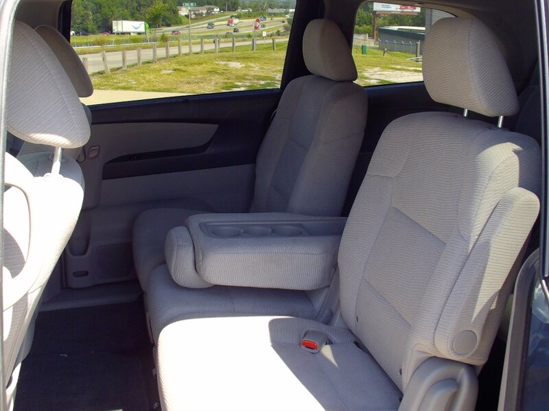 2013 Honda Odyssey EX - Photo 13 - Pleasant Valley, MO 64068