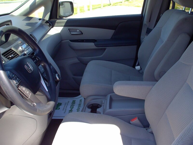 2013 Honda Odyssey EX - Photo 11 - Pleasant Valley, MO 64068