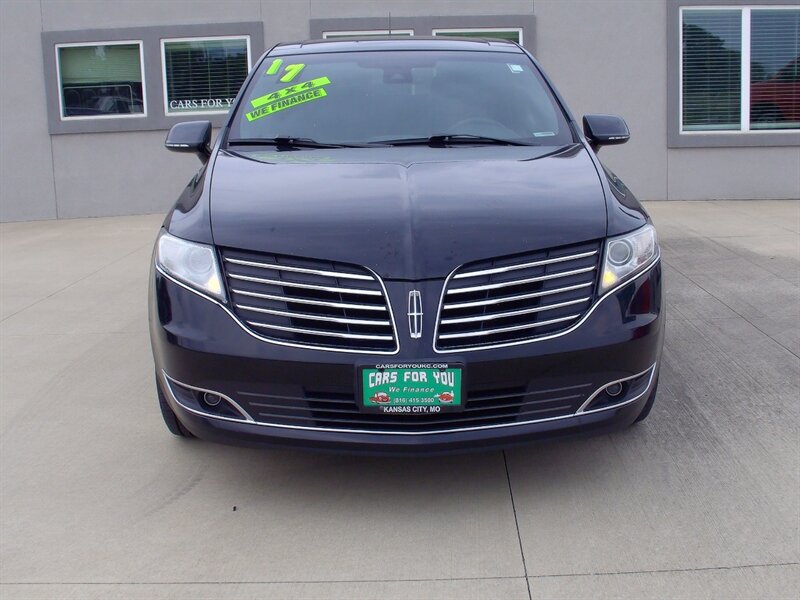 2017 Lincoln MKT Town Car Livery Fleet - Photo 2 - Pleasant Valley, MO 64068