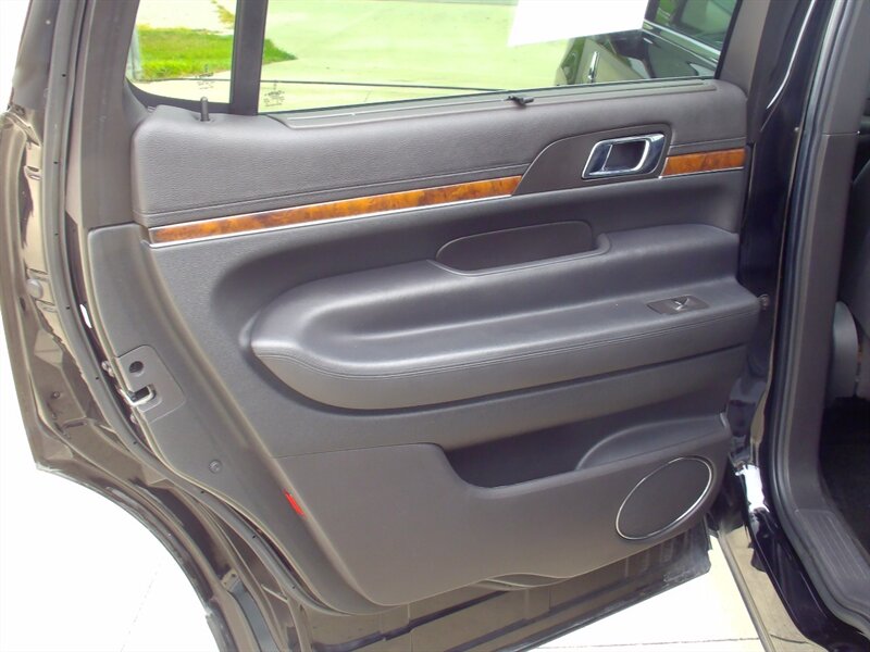 2017 Lincoln MKT Town Car Livery Fleet - Photo 13 - Pleasant Valley, MO 64068