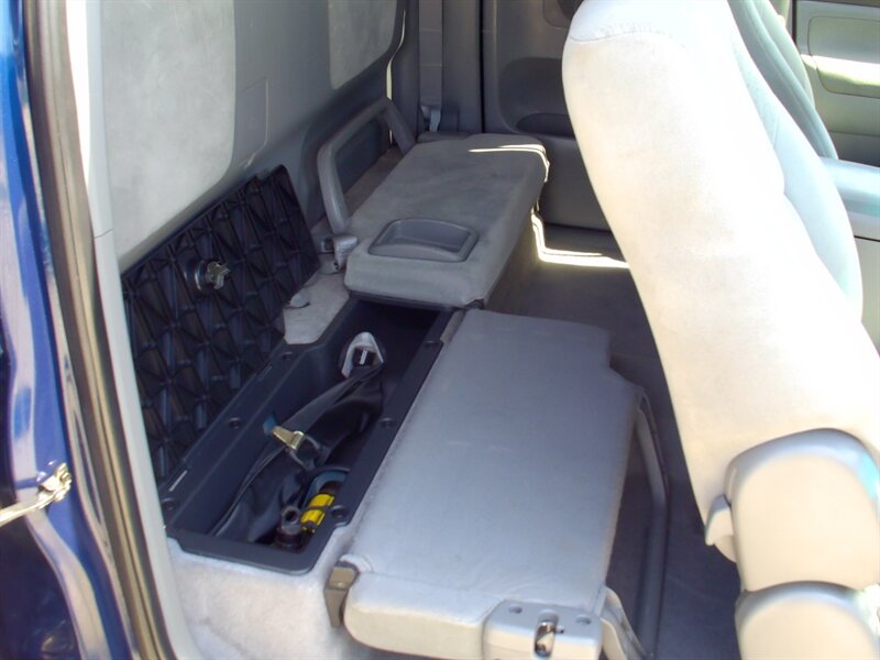 2006 Toyota Tacoma V6 V6 4dr Access Cab - Photo 19 - Pleasant Valley, MO 64068