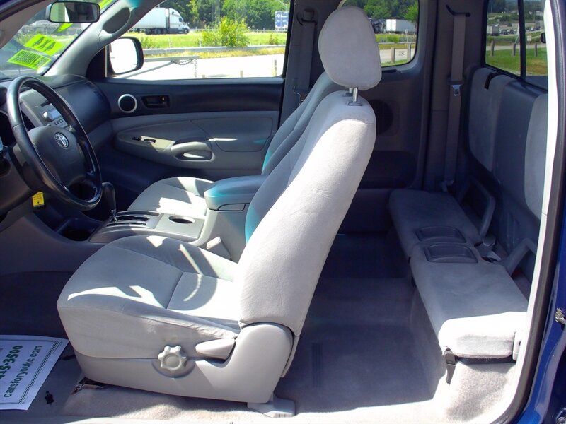 2006 Toyota Tacoma V6 V6 4dr Access Cab - Photo 12 - Pleasant Valley, MO 64068