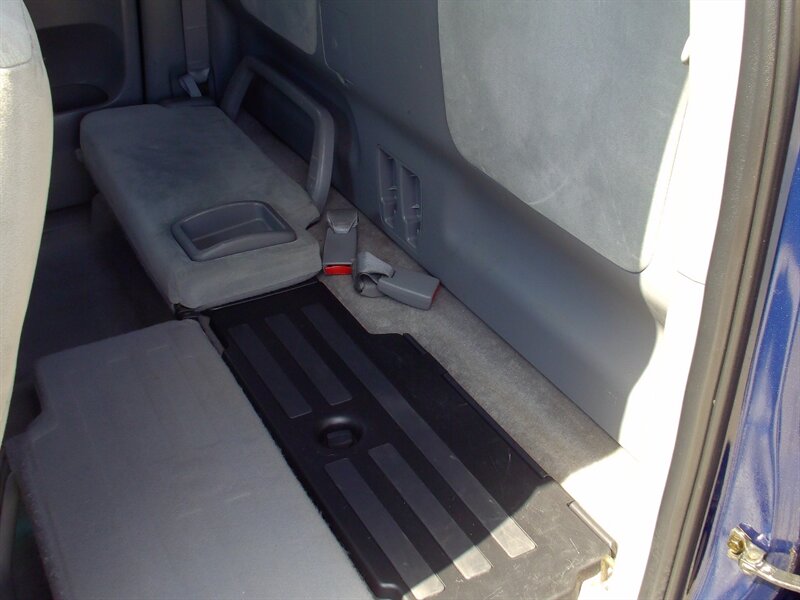 2006 Toyota Tacoma V6 V6 4dr Access Cab - Photo 13 - Pleasant Valley, MO 64068