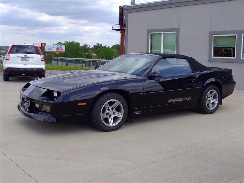 1988 Chevrolet Camaro IROC Z   - Photo 1 - Pleasant Valley, MO 64068