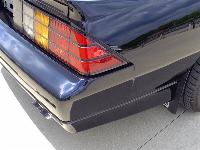 1988 Chevrolet Camaro IROC Z   - Photo 39 - Pleasant Valley, MO 64068