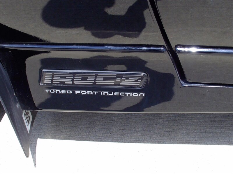 1988 Chevrolet Camaro IROC Z   - Photo 32 - Pleasant Valley, MO 64068