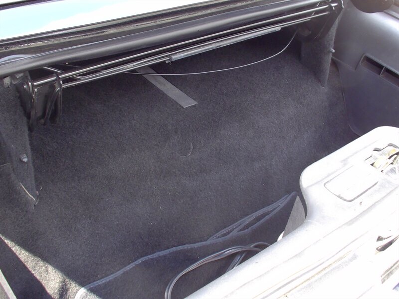 1988 Chevrolet Camaro IROC Z   - Photo 27 - Pleasant Valley, MO 64068