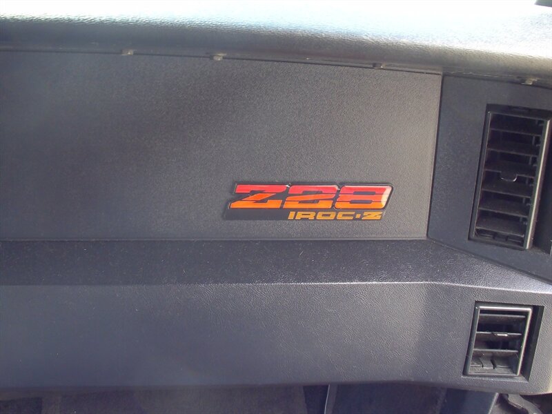 1988 Chevrolet Camaro IROC Z   - Photo 21 - Pleasant Valley, MO 64068