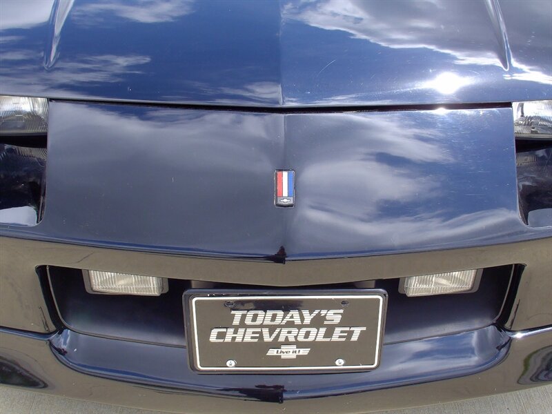 1988 Chevrolet Camaro IROC Z   - Photo 34 - Pleasant Valley, MO 64068