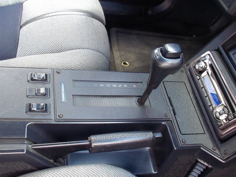 1988 Chevrolet Camaro IROC Z   - Photo 25 - Pleasant Valley, MO 64068
