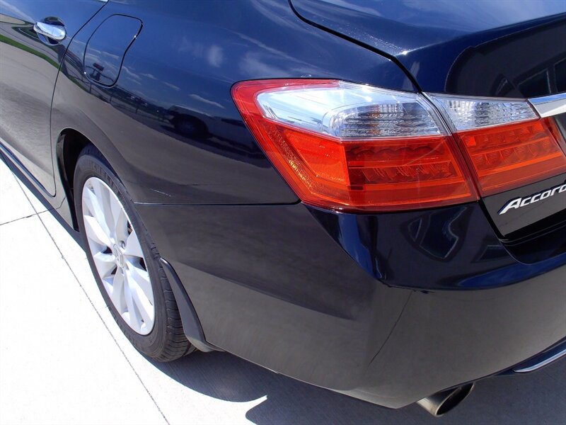 2013 Honda Accord EX-L V6 - Photo 23 - Pleasant Valley, MO 64068