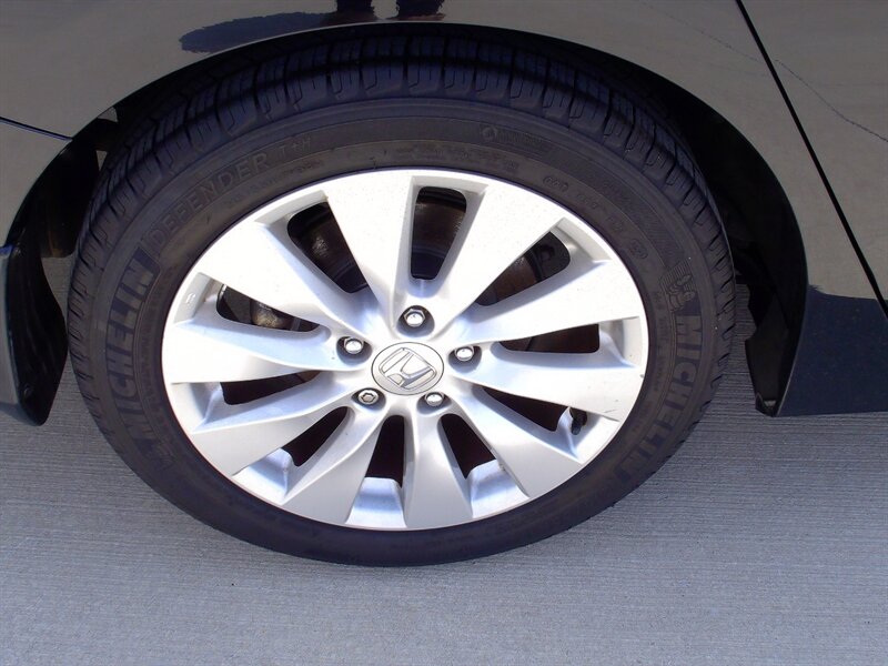 2013 Honda Accord EX-L V6 - Photo 33 - Pleasant Valley, MO 64068