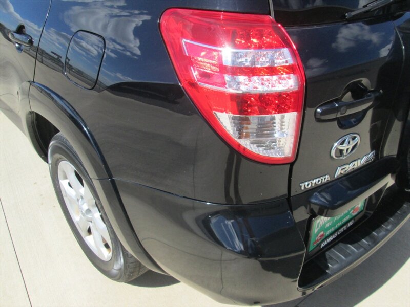 2009 Toyota RAV4 Limited   - Photo 24 - Pleasant Valley, MO 64068