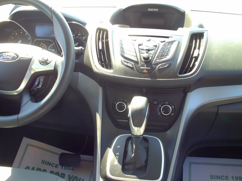 2013 Ford Escape SE   - Photo 19 - Pleasant Valley, MO 64068