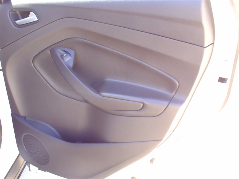 2013 Ford Escape SE   - Photo 18 - Pleasant Valley, MO 64068