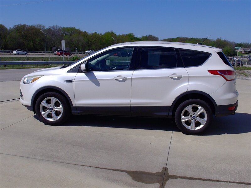 2013 Ford Escape SE   - Photo 8 - Pleasant Valley, MO 64068