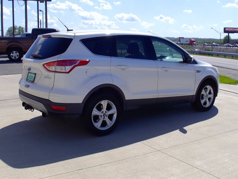2013 Ford Escape SE   - Photo 5 - Pleasant Valley, MO 64068