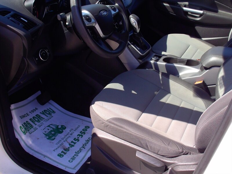 2013 Ford Escape SE   - Photo 9 - Pleasant Valley, MO 64068