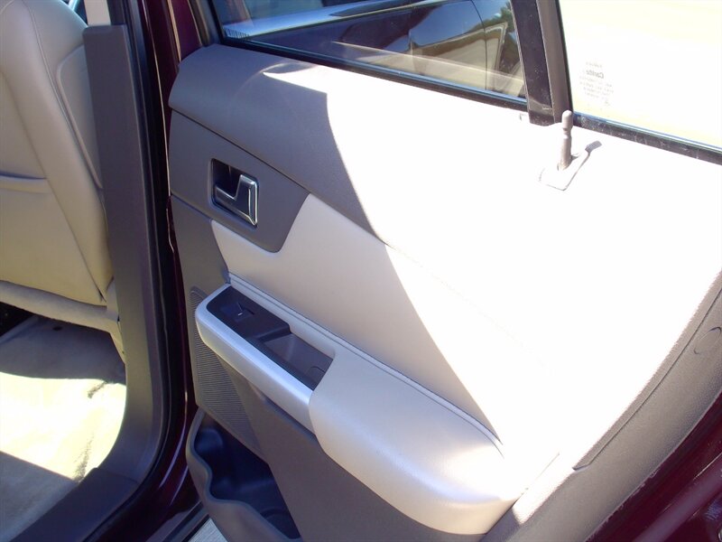 2011 Ford Edge Limited   - Photo 18 - Pleasant Valley, MO 64068