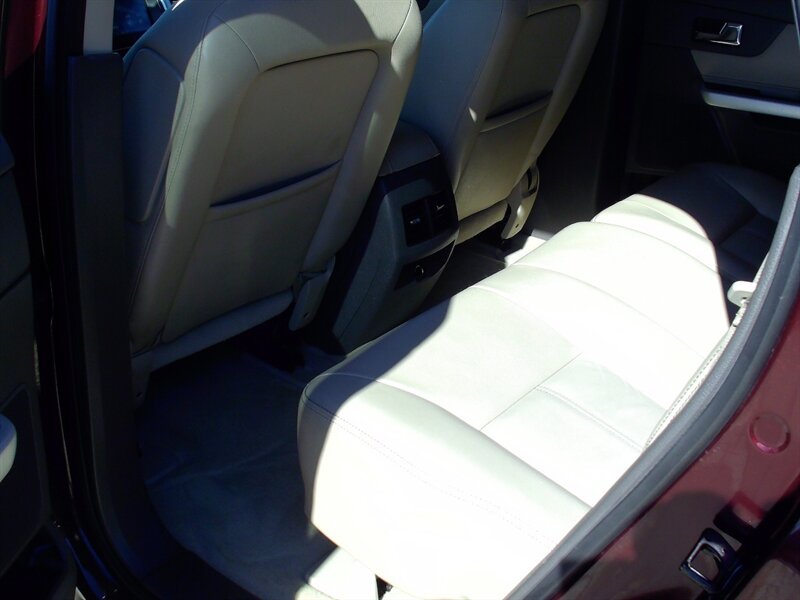 2011 Ford Edge Limited   - Photo 12 - Pleasant Valley, MO 64068