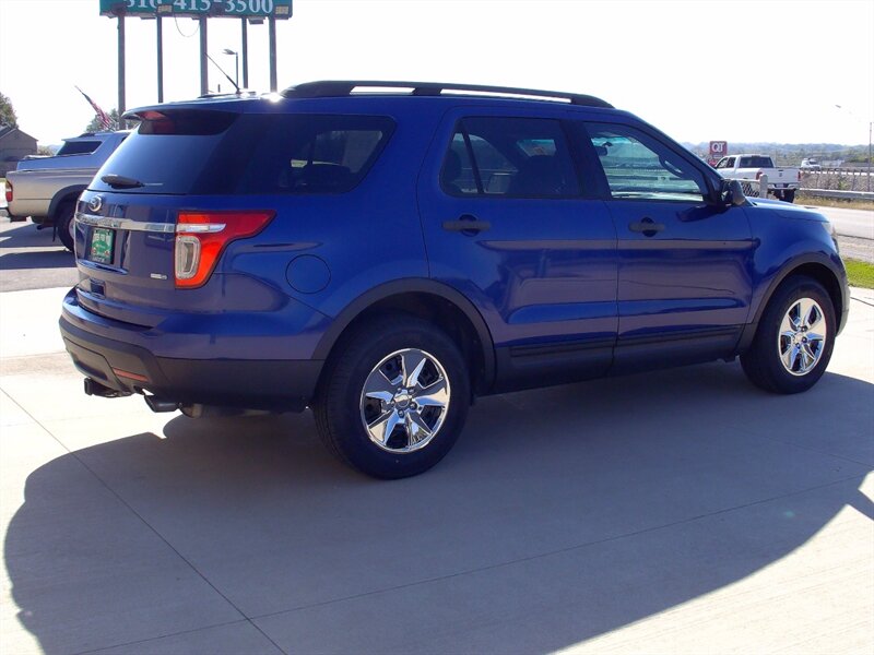 2014 Ford Explorer - Photo 5 - Pleasant Valley, MO 64068