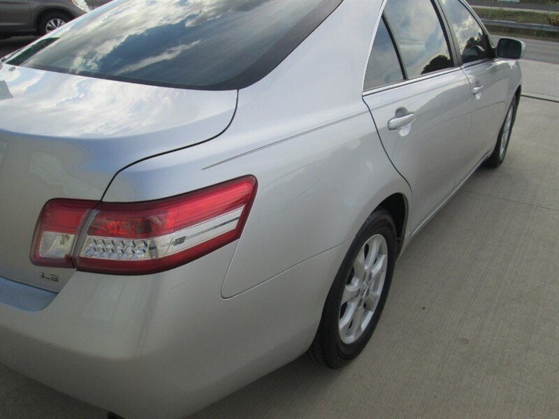 2011 Toyota Camry   - Photo 20 - Pleasant Valley, MO 64068