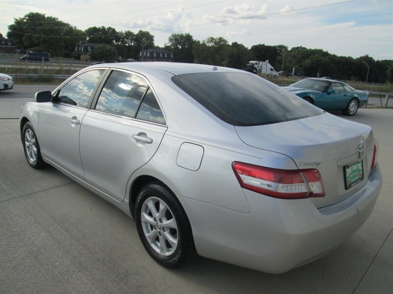 2011 Toyota Camry   - Photo 7 - Pleasant Valley, MO 64068