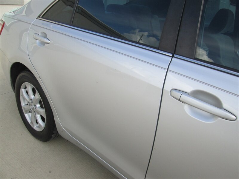 2011 Toyota Camry   - Photo 19 - Pleasant Valley, MO 64068