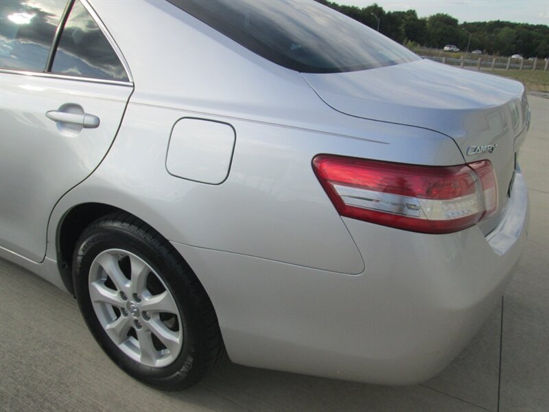 2011 Toyota Camry   - Photo 12 - Pleasant Valley, MO 64068