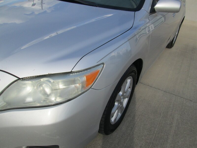 2011 Toyota Camry   - Photo 15 - Pleasant Valley, MO 64068