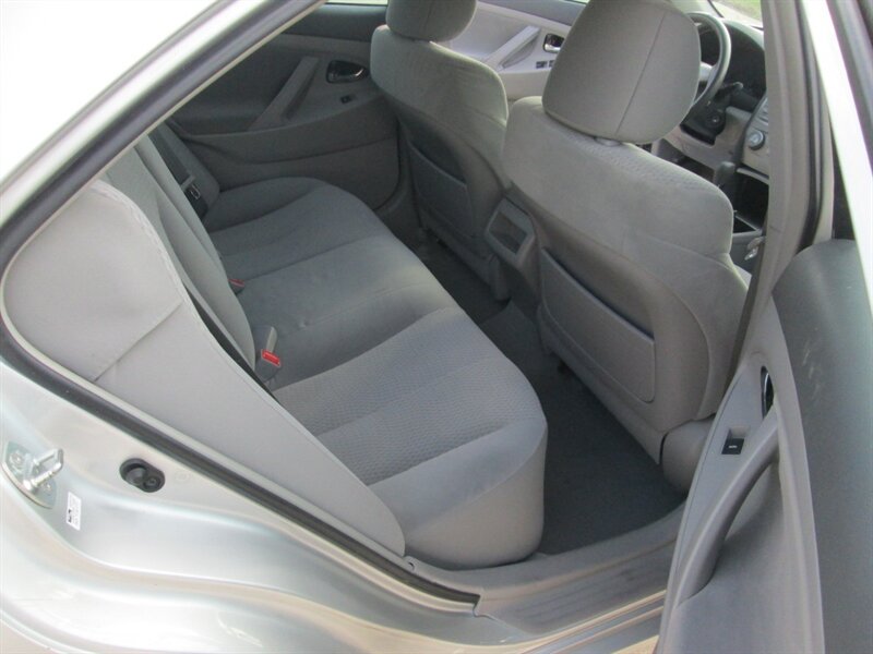 2011 Toyota Camry   - Photo 22 - Pleasant Valley, MO 64068