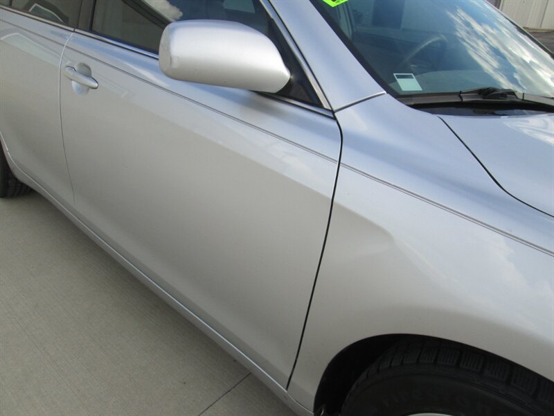 2011 Toyota Camry   - Photo 18 - Pleasant Valley, MO 64068