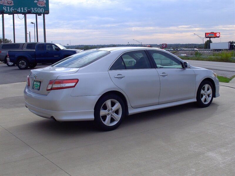2010 Toyota Camry - Photo 5 - Pleasant Valley, MO 64068