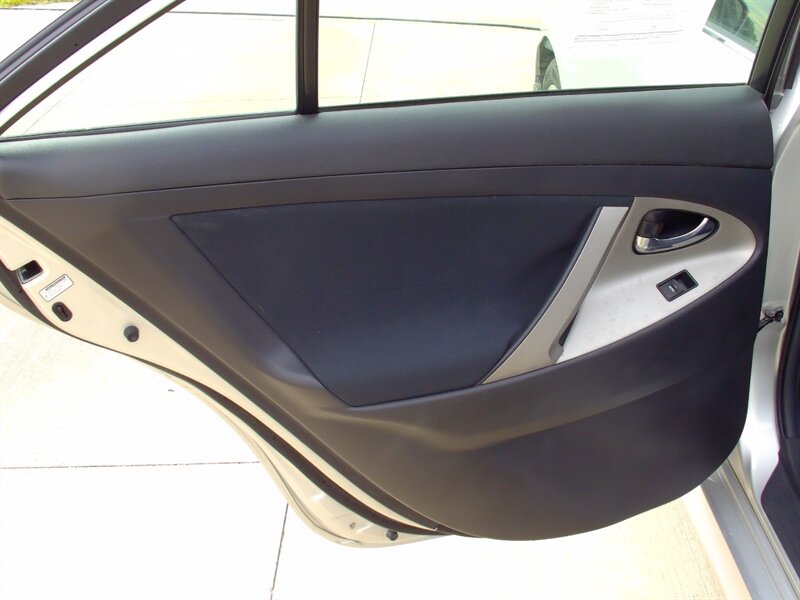 2010 Toyota Camry - Photo 13 - Pleasant Valley, MO 64068
