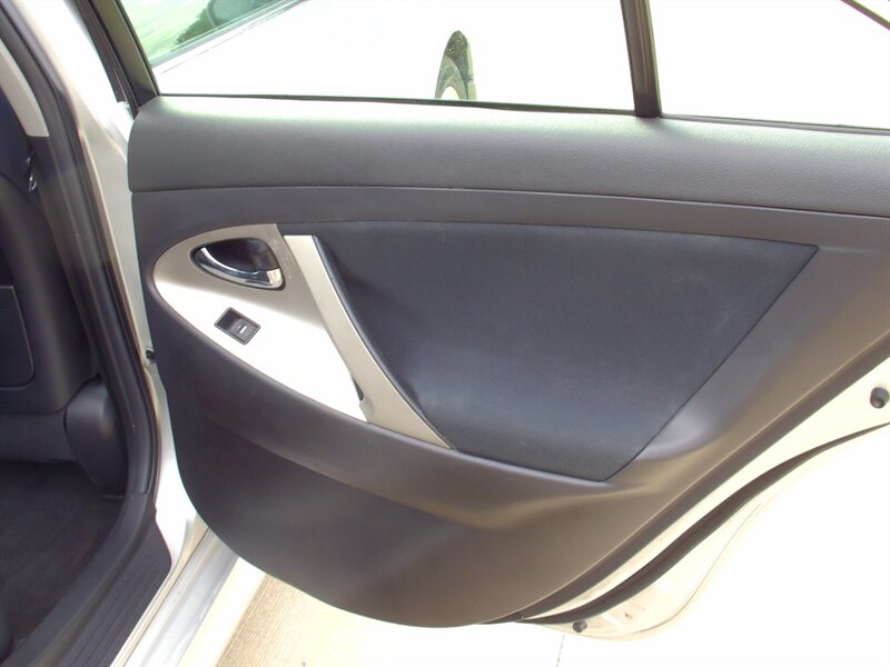 2010 Toyota Camry - Photo 18 - Pleasant Valley, MO 64068
