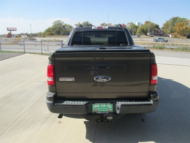 2008 Ford Explorer Sport Trac XLT   - Photo 6 - Pleasant Valley, MO 64068